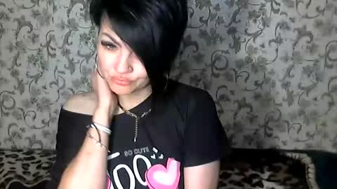 Snapshot of black_hot_01 chatting on September 9, 10:21 pm black_hot_01 online show from September 9, 10:21 pm