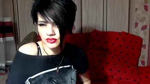 Snapshot of black_hot_01 chatting on December 31, 12:21 am black_hot_01 online show from December 31, 12:21 am