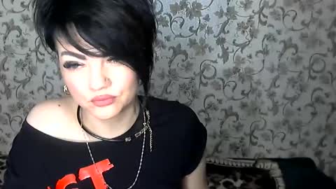 black_hot_01 online show from November 6, 6:49 am