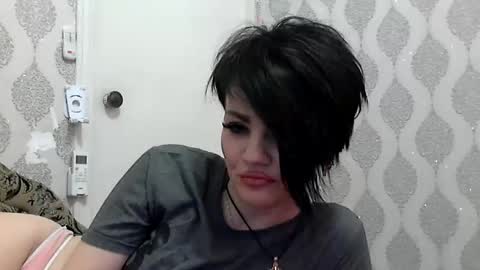 Snapshot of black_hot_01 chatting on February 12, 1:27 pm black_hot_01 online show from February 12, 1:27 pm