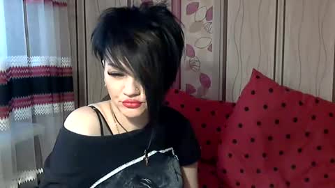 Snapshot of black_hot_01 chatting on March 5, 1:50 pm black_hot_01 online show from March 5, 1:50 pm