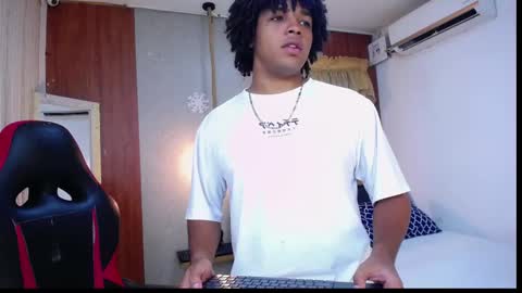 black_king_241 online show from February 13, 3:43 am