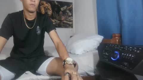 black_leather777 online show from August 4, 3:35 am