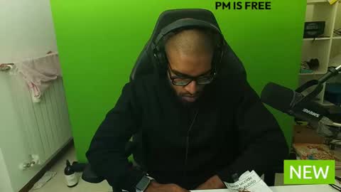 Snapshot of black_lollipop chatting on December 2, 11:02 pm Master online show from December 2, 11:02 pm