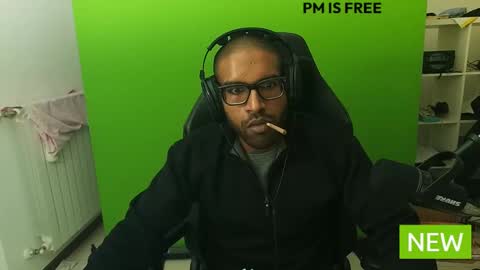 Snapshot of black_lollipop chatting on December 5, 12:58 am Master online show from December 5, 12:58 am