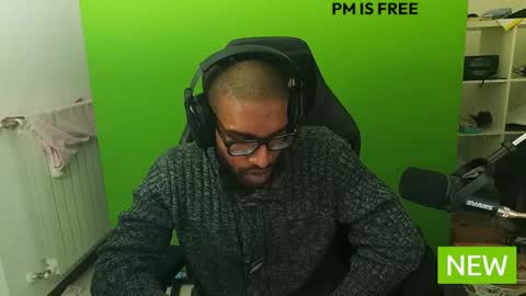 Snapshot of black_lollipop chatting on December 7, 2:03 am Master online show from December 7, 2:03 am