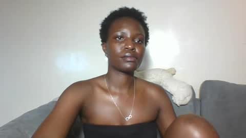 black_mellanin01 online show from October 12, 9:38 pm