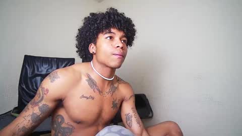 Snapshot of black_tentationx chatting on March 8, 7:16 am black_tentationx online show from March 8, 7:16 am