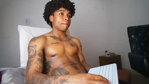 Snapshot of black_tentationx chatting on February 8, 7:59 am black_tentationx online show from February 8, 7:59 am