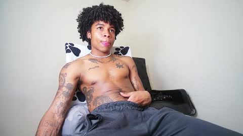 Snapshot of black_tentationx chatting on March 5, 3:18 am black_tentationx online show from March 5, 3:18 am