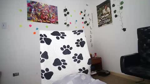 Snapshot of black_tentationx chatting on February 25, 8:36 am black_tentationx online show from February 25, 8:36 am