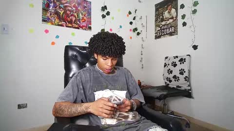 Snapshot of black_tentationx chatting on February 24, 4:38 am black_tentationx online show from February 24, 4:38 am