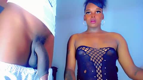 Snapshot of blackexotic_ chatting on September 13, 10:01 pm blackexotic_ online show from September 13, 10:01 pm