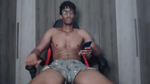 Snapshot of blackguy720 chatting on December 1, 9:28 pm Blackguy720 online show from December 1, 9:28 pm