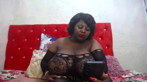 Snapshot of blackladyqx chatting on February 18, 4:37 am blackladyqx online show from February 18, 4:37 am