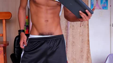Snapshot of blackmaster_4u chatting on December 26, 5:40 pm Angel James online show from December 26, 5:40 pm