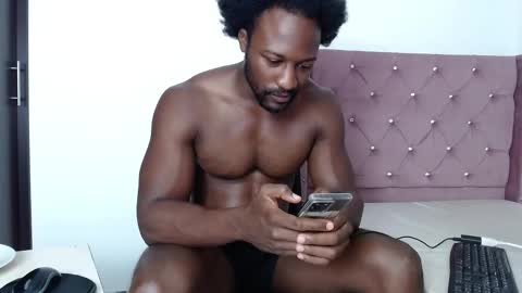 Snapshot of blacknikes chatting on September 11, 12:39 pm Twtter 1MikeBeckford Onlyfns beckfordmike online show from September 11, 12:39 pm