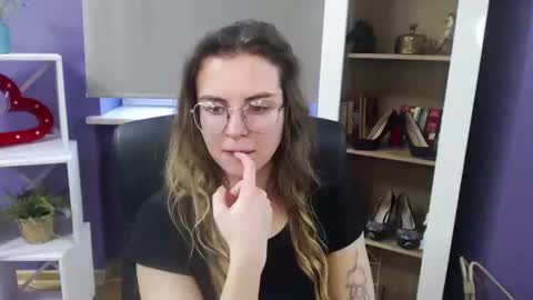Z O E Y online show from January 21, 11:46 am