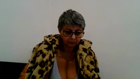 Black Widow online show from December 8, 2:09 pm