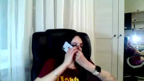 Snapshot of blacky_berry chatting on January 21, 6:55 pm Ivy online show from January 21, 6:55 pm