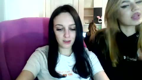 Snapshot of blacky_berry chatting on February 4, 7:33 pm Ivy online show from February 4, 7:33 pm