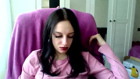 Snapshot of blacky_berry chatting on February 12, 10:46 am Ivy online show from February 12, 10:46 am
