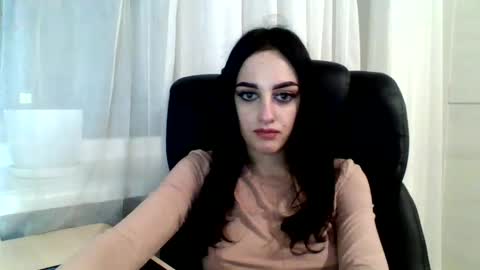 Snapshot of blacky_berry chatting on January 27, 5:26 pm Ivy online show from January 27, 5:26 pm