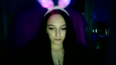 Snapshot of blacky_berry chatting on January 12, 10:01 pm Ivy online show from January 12, 10:01 pm