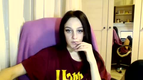 Snapshot of blacky_berry chatting on February 22, 5:02 pm Ivy online show from February 22, 5:02 pm