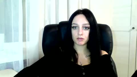 Snapshot of blacky_berry chatting on January 23, 4:59 pm Ivy online show from January 23, 4:59 pm