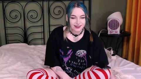 Snapshot of blacky_tea chatting on February 11, 12:47 pm blacky_tea online show from February 11, 12:47 pm