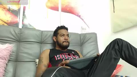 Snapshot of bladehot_ chatting on September 15, 9:11 am Richard online show from September 15, 9:11 am