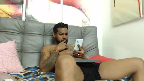 Snapshot of bladehot_ chatting on September 13, 9:01 am Richard online show from September 13, 9:01 am
