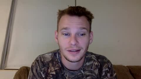 Snapshot of blakeandskylar chatting on September 11, 7:09 am BlakeAndSkylar online show from September 11, 7:09 am