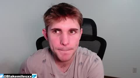 Snapshot of blakemiles2 chatting on February 4, 3:54 am Blake Miles online show from February 4, 3:54 am