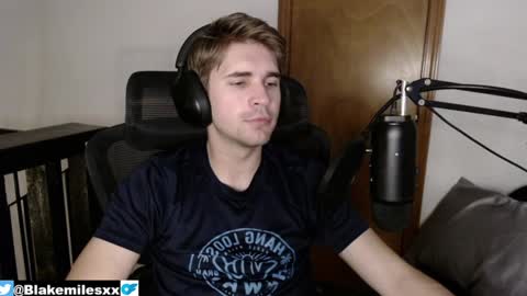 Snapshot of blakemiles2 chatting on December 2, 3:51 am Blake Miles online show from December 2, 3:51 am