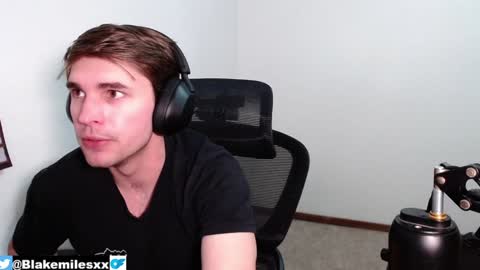 Snapshot of blakemiles2 chatting on January 7, 12:34 am Blake Miles online show from January 7, 12:34 am