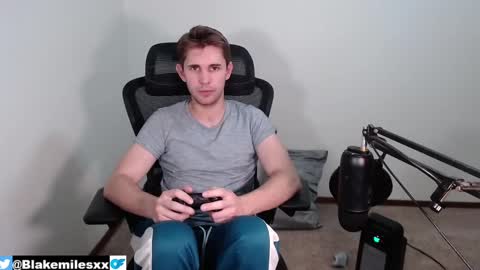 Snapshot of blakemiles2 chatting on February 13, 5:58 am Blake Miles online show from February 13, 5:58 am