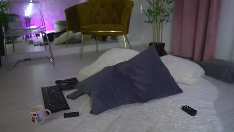 blakmy online show from February 19, 4:44 am