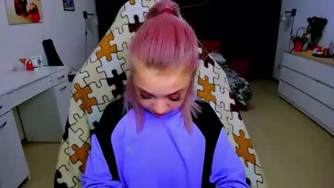 Nicole online show from January 28, 2:31 pm
