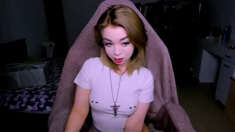 Nicole online show from May 16, 5:44 pm