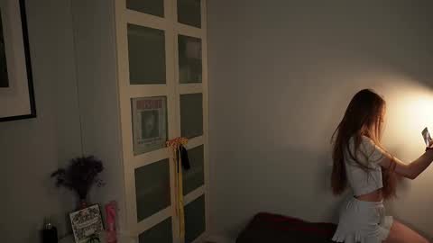  LiLy online show from September 16, 4:43 pm