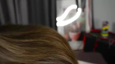  LiLy online show from November 11, 3:25 pm