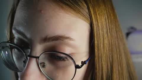  LiLy online show from October 17, 3:49 pm