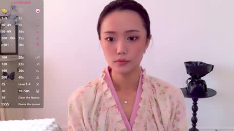 YoYo online show from November 19, 4:23 am