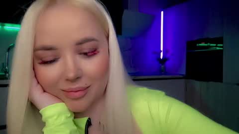 Snapshot of blond_diamond chatting on March 6, 9:14 am Lana online show from March 6, 9:14 am