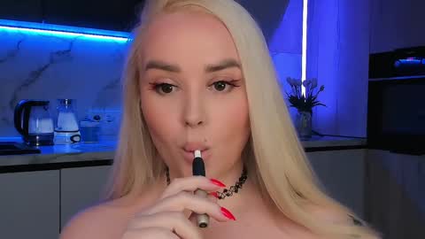 Snapshot of blond_diamond chatting on January 16, 6:56 am Lana online show from January 16, 6:56 am