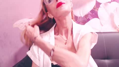 blond_pussy_ online show from January 16, 5:27 am