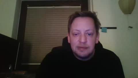 Snapshot of blonde32m chatting on January 4, 2:03 am blonde32m online show from January 4, 2:03 am