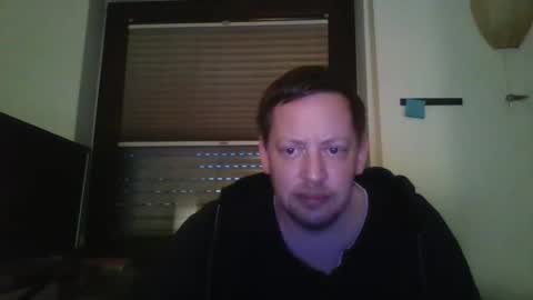 Snapshot of blonde32m chatting on February 2, 6:14 am blonde32m online show from February 2, 6:14 am